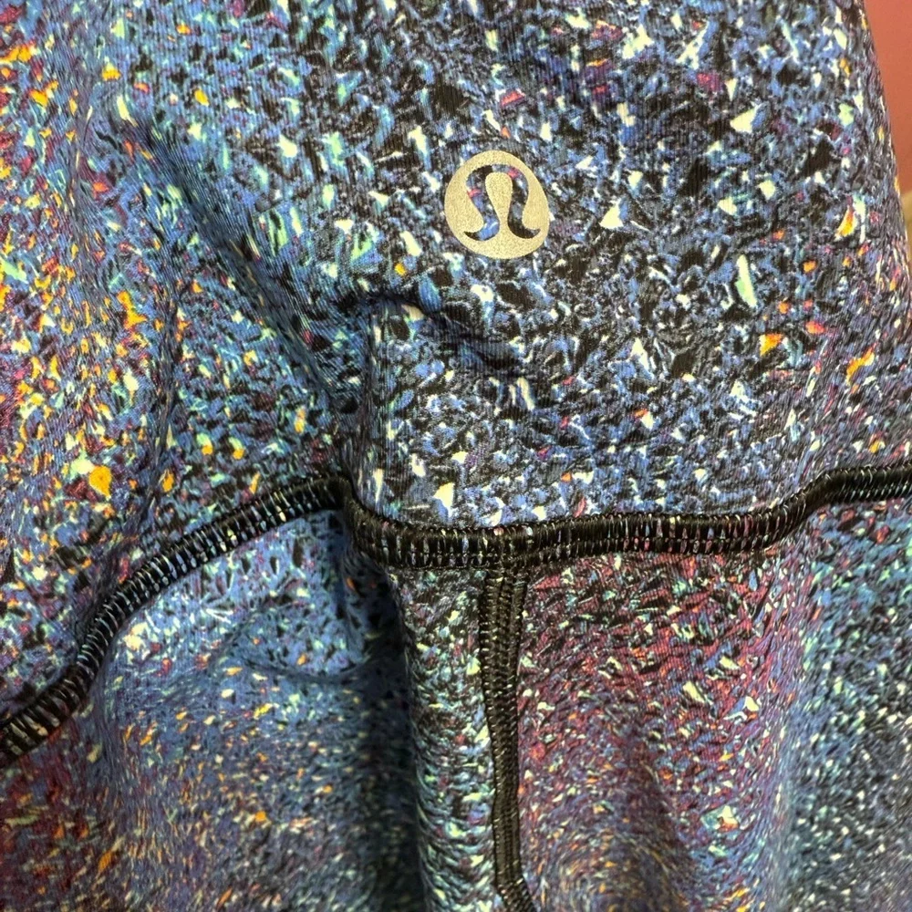 lululemon athletica Multicolor Leggings women's size 6 - Picture 5 of 6